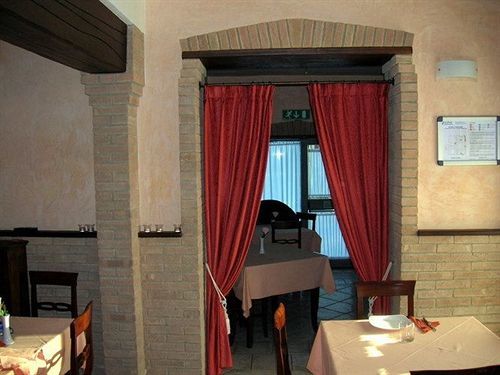 Hotel Fontana Rubiera Kültér fotó