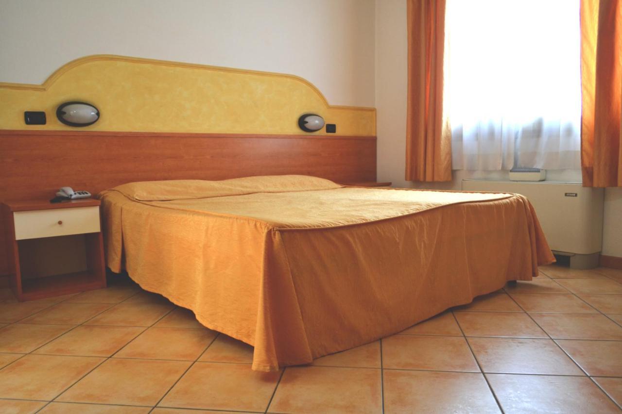 Hotel Fontana Rubiera Kültér fotó